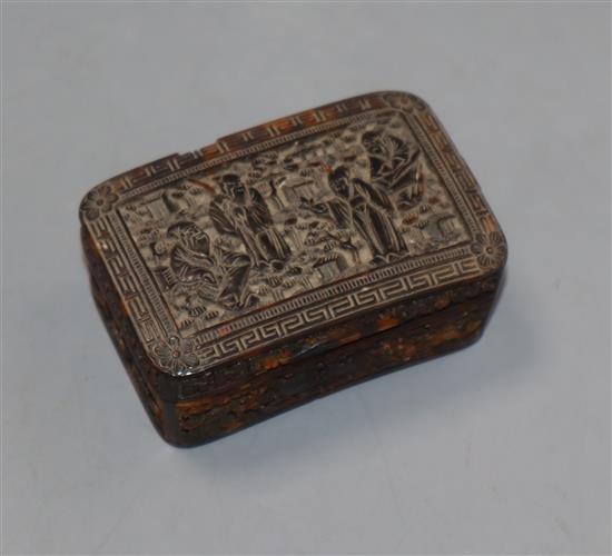 A Cantonese carved tortoiseshell snuff box